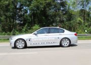 BMW prueba un sistema de conducción automática en una autopista