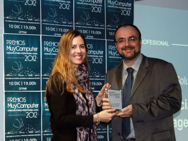Mejor solucion de negocio Oracle Social Relationship Management Suite Fabian Gradolph 600x450 Premios MuyComputer 2012, todo un éxito