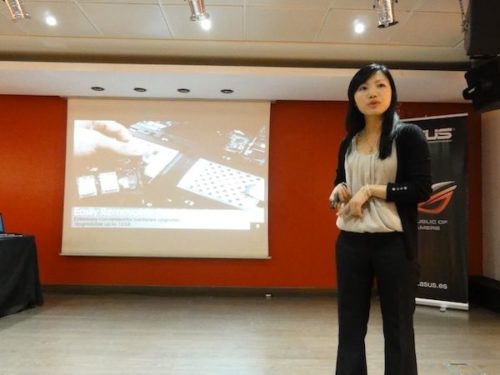 Verónica Wu presentando la nueva gama de portátiles ROG G55VW y G75VW