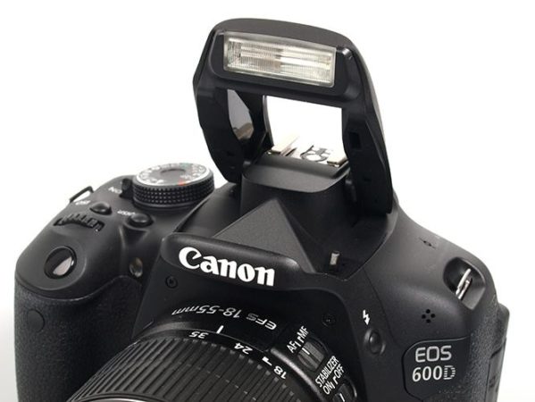 canon-eos-600d-top-flash