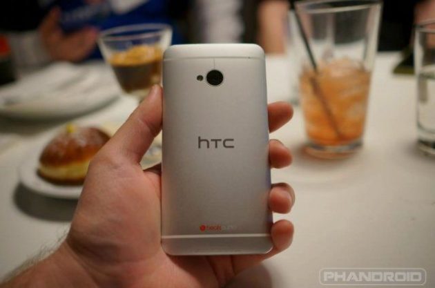 55img HTC One