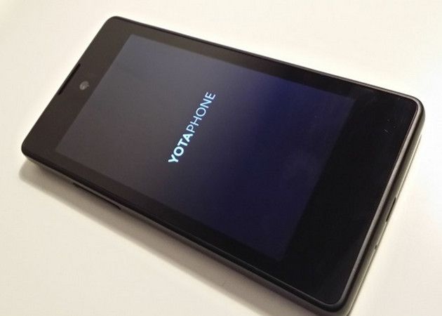 YotaPhone, llega al mercado el híbrido smartphone y e-reader