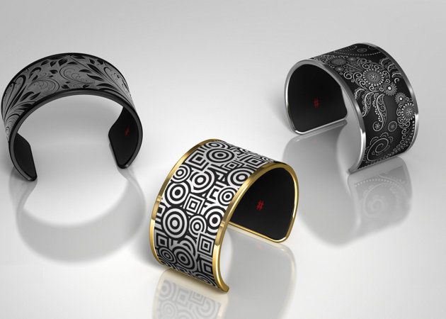 Tago Arc, la pulsera de tinta electrónica que puede cambiar su diseño