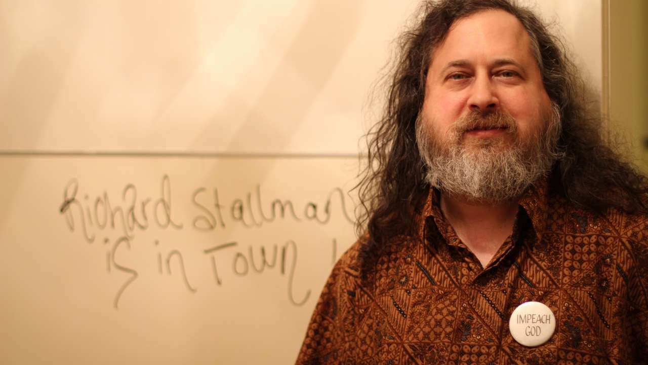 Richard Stallman dice que Windows y OS X son malware