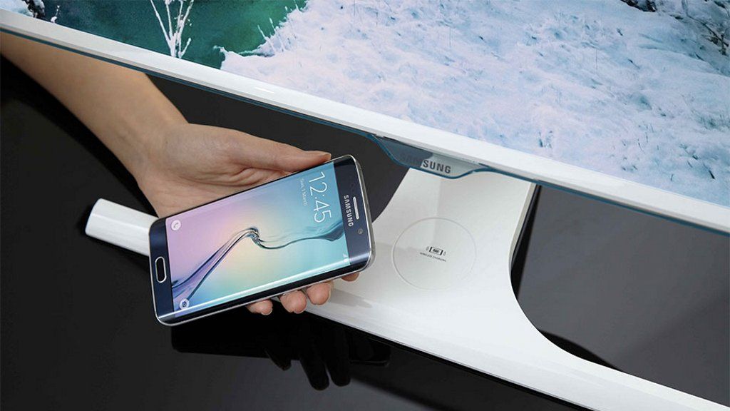 Nuevos monitores de Samsung incorporan cargador inalámbrico