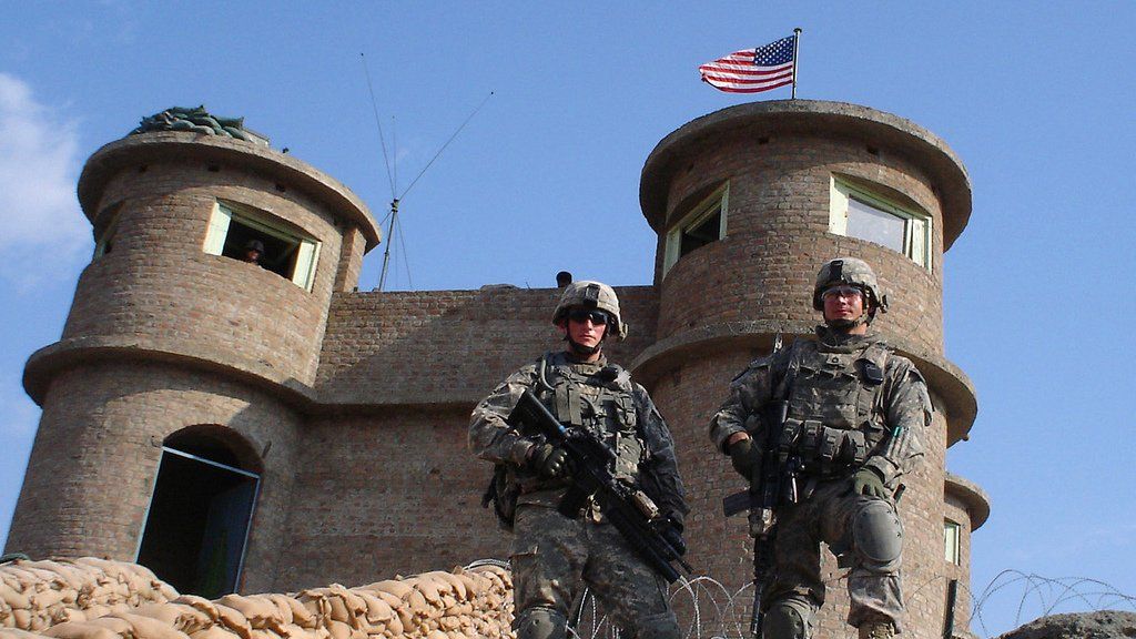 Estados Unidos quiere proteger sus bases con torretas en vez de humanos