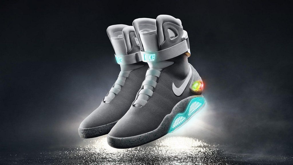 Nike lanzará zapatos que se atan solos en 2016