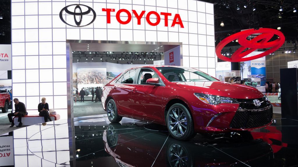 Toyota se apoyará en los conductores para sus coches autoconducidos