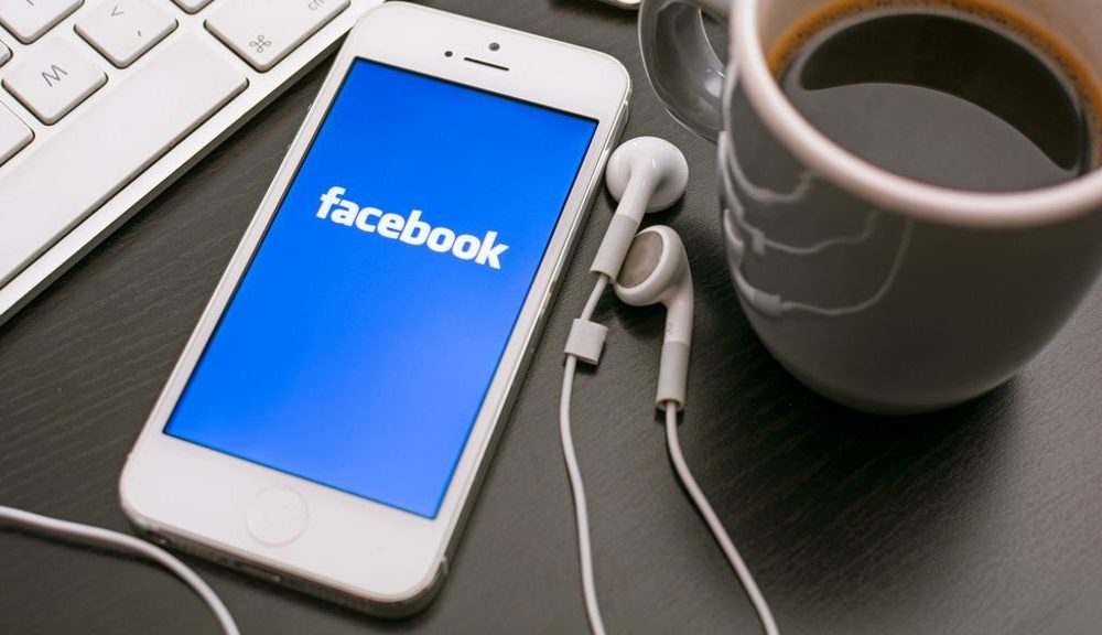 Facebook para Windows 10 Mobile ya soporta Continuum