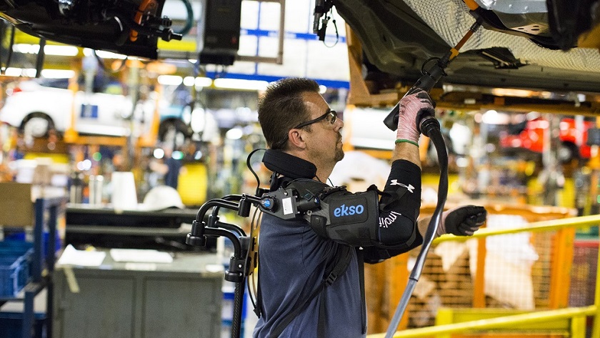 Ford quiere que sus trabajadores utilicen exoesqueletos 30