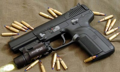 YouTube prohíbe los vídeos en los que se venden armas o complementos