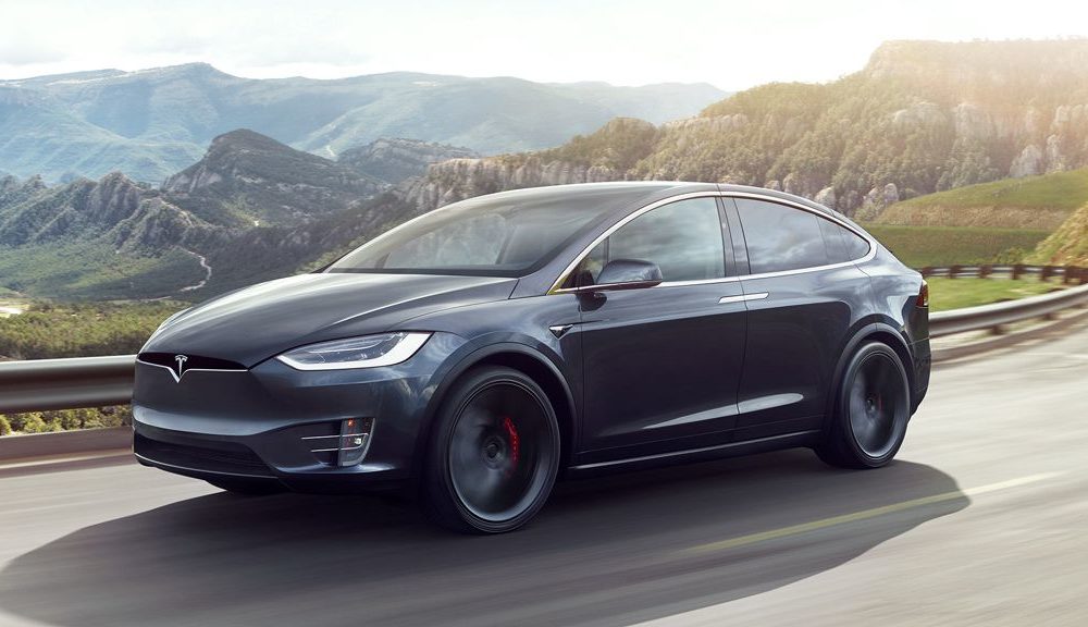 El conductor ignoró las advertencias en el accidente que implicó a un Tesla Model X con Autopilot activado