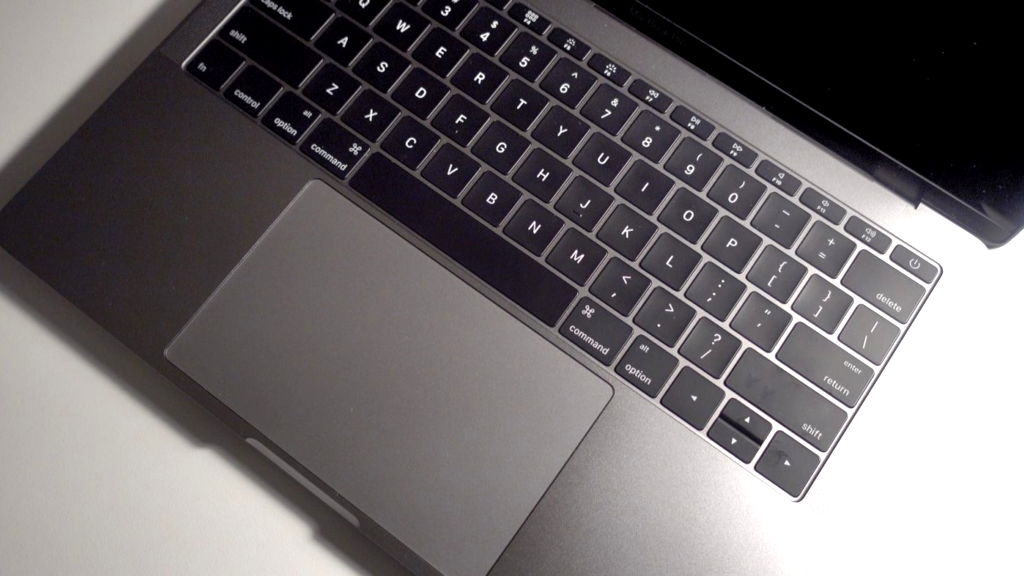 Apple reparará gratis los MacBooks con teclados "pegajosos"