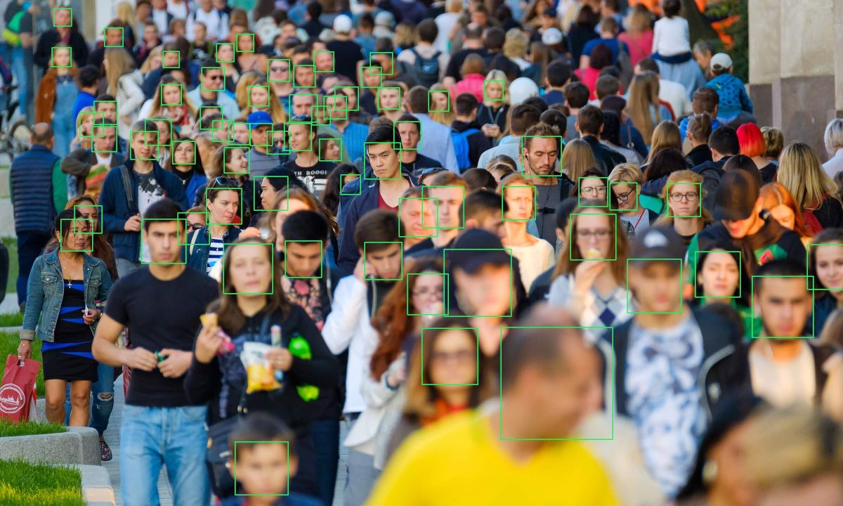 Facebook colabora con una startup de reconocimiento facial que ha  recopilado miles de millones de fotografías - MuyComputer