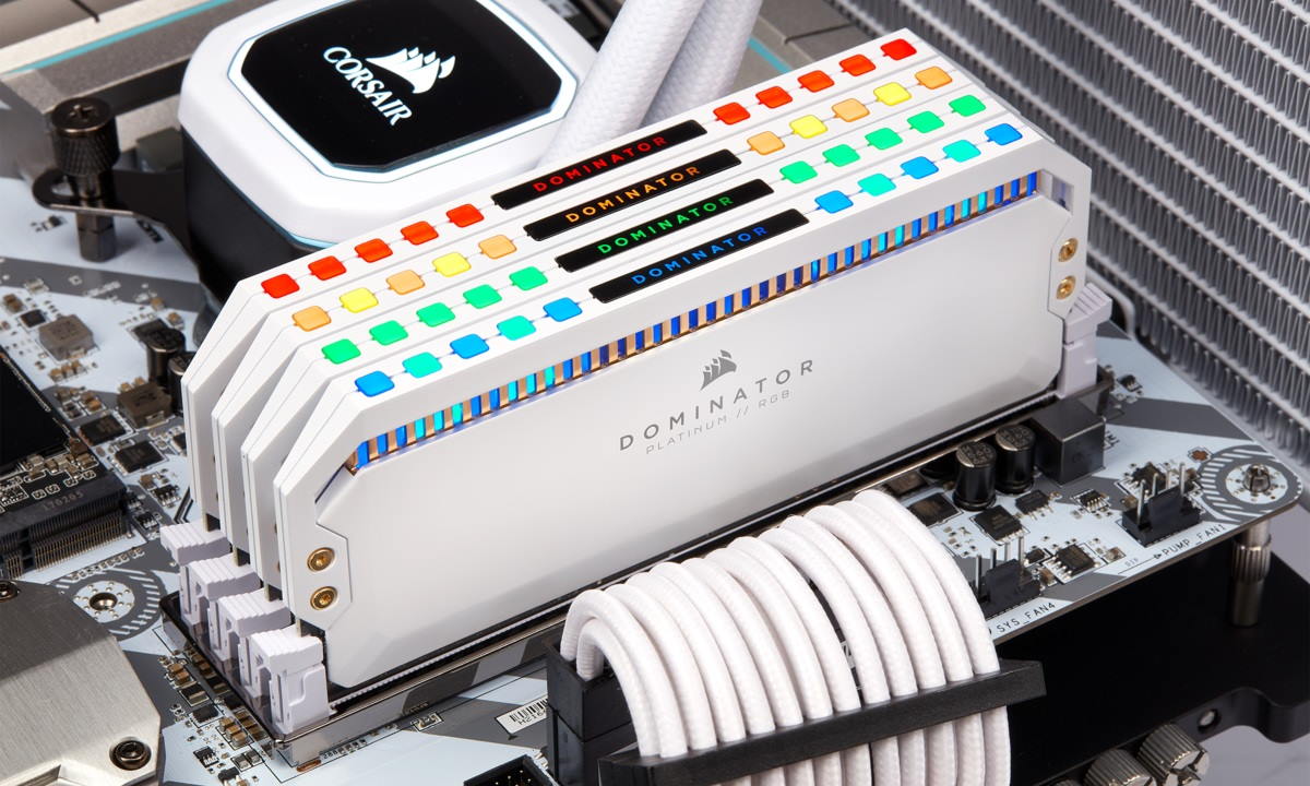Corsair DOMINATOR PLATINUM RGB White