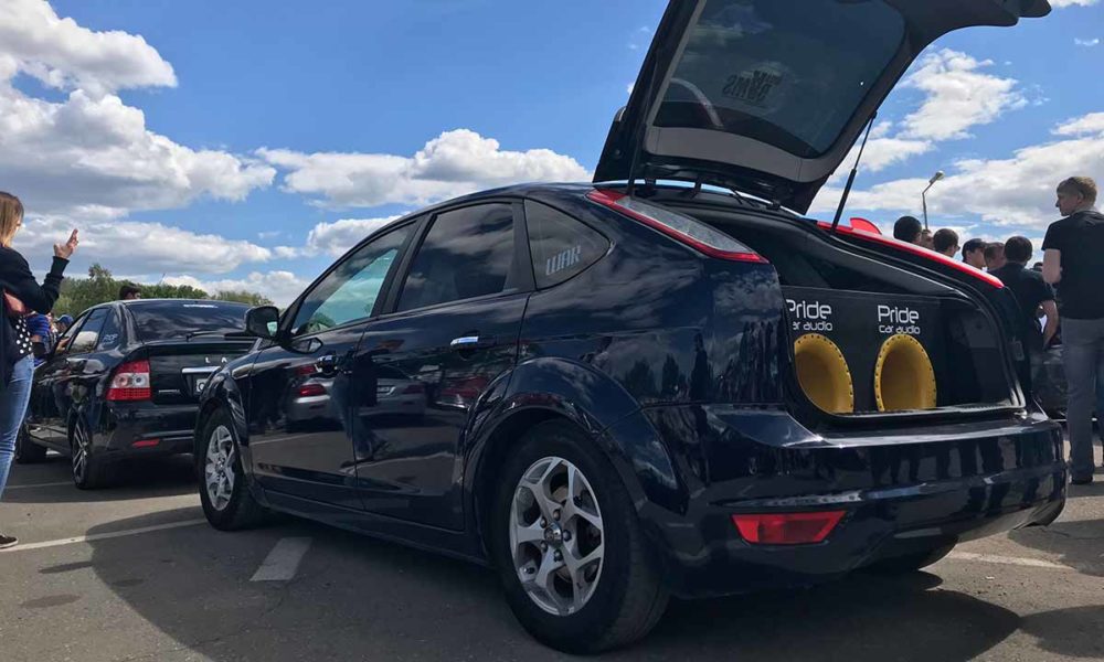 Si tienes un Tesla con altavoz PWS, ahora puedes convertir tu coche en un altavoz rodante