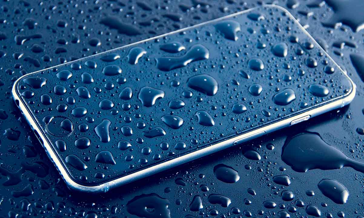 Italia sanciona a Apple por la supuesta resistencia al agua del iPhone