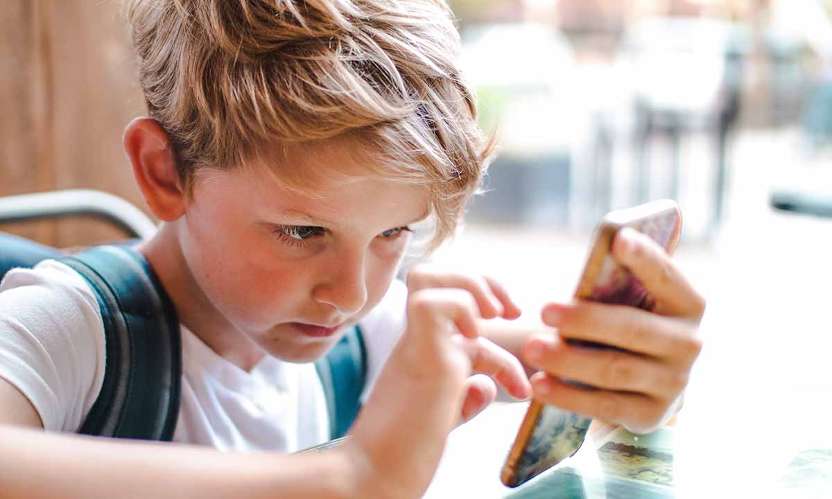 Adicción a las pantallas: ¿un problema post-pandemia para los menores?