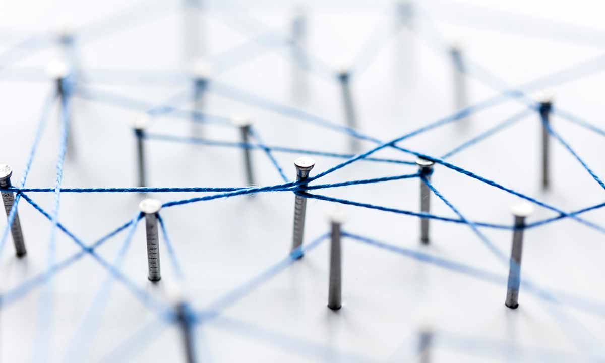 Clubhouse: ¿qué sabes de la red social de voz solo accesible mediante invitación?