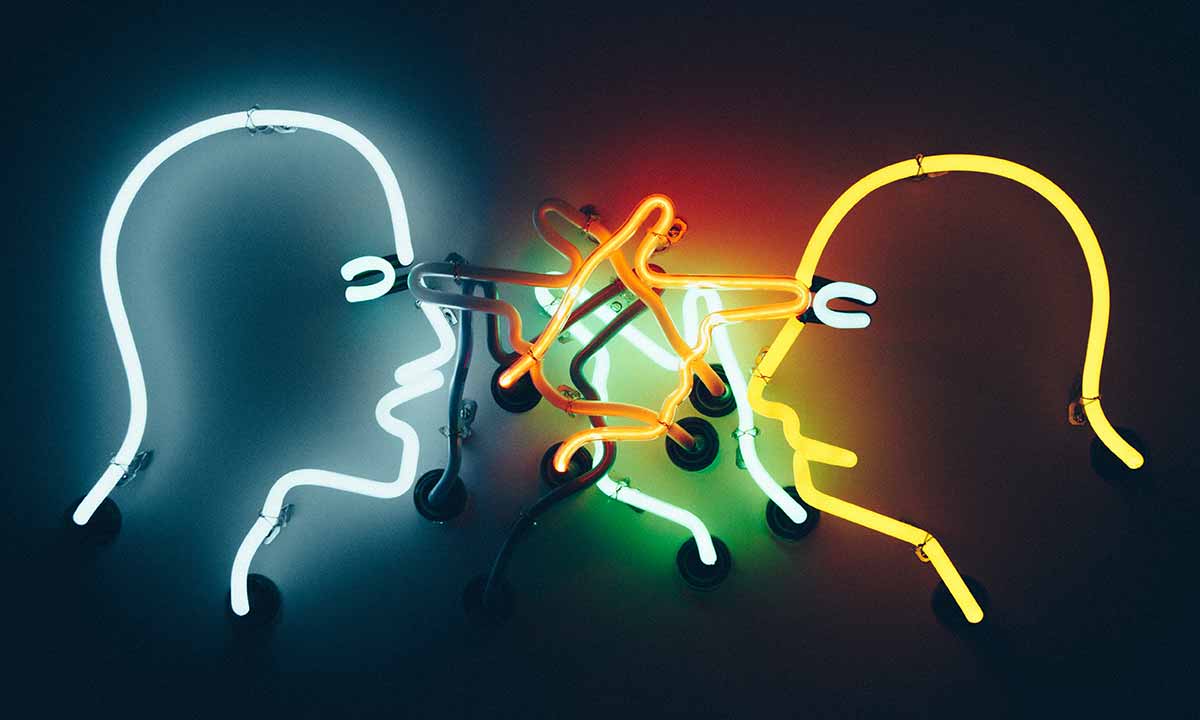 Mark Zuckerberg frente a Apple: "Tenemos que hacer daño"