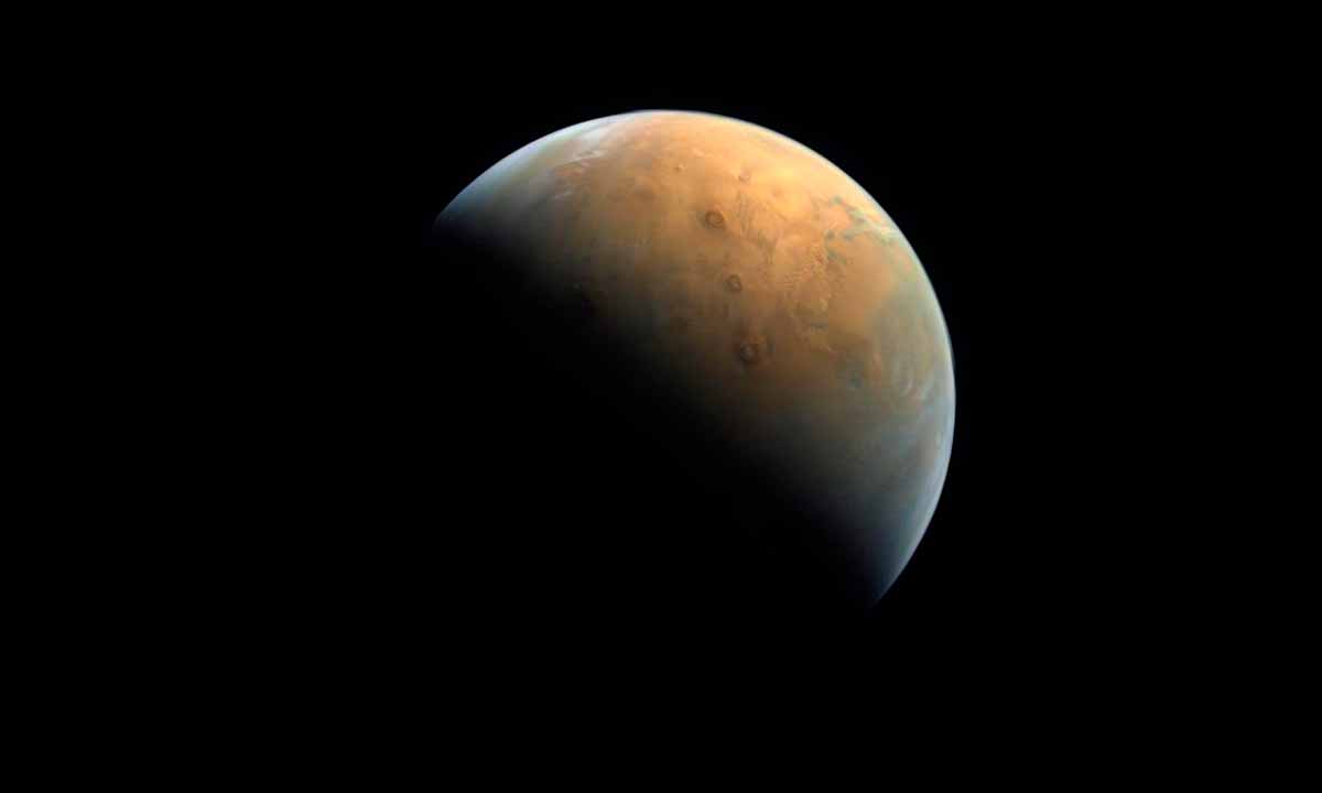 La sonda Hope envía su primera imagen de Marte
