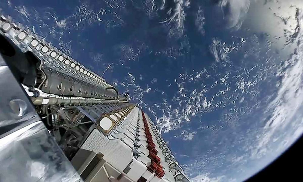 Averigua cuándo podrás ver las hileras de satélites de Starlink