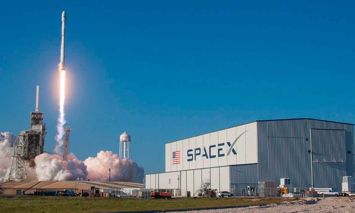 SpaceX responde a Amazon: reclaman porque no pueden competir