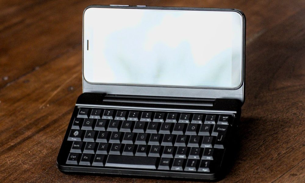 carcasa con teclado para el PinePhone y su variante Pro