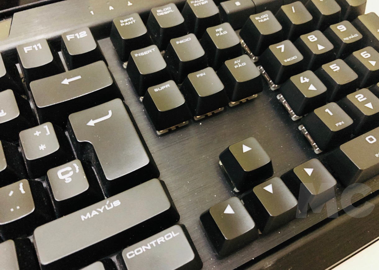 Cómo limpiar tu teclado mecánico o de membrana PASO A PASO