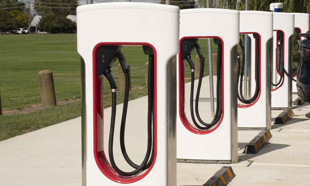 Tesla abre sus supercargadores a eléctricos de otras marcas