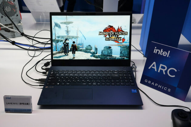 Monster Hunter Rise: Sunbreak sobre un LAVIE N15 de NEC, un portátil que equipa la tecnología de gráficos Intel Arc