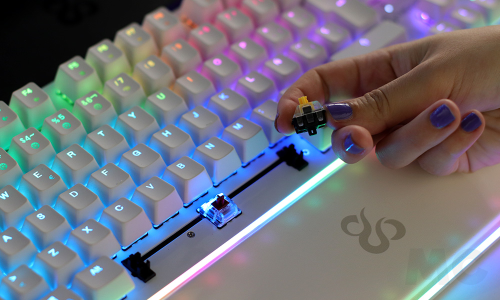 Renueva tu setup con este teclado gaming Newskill que roza su precio más  bajo de todos los tiempos: llévatelo a casa por menos de 40 euros
