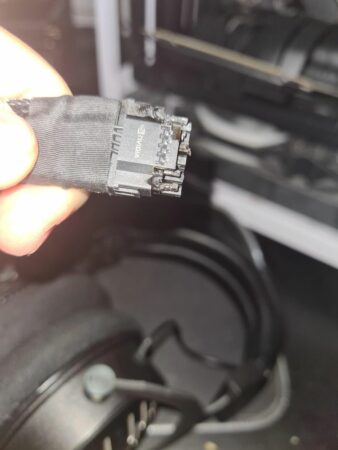 Conector de alimentación de la NVIDIA GeForce RTX 4090 quemado