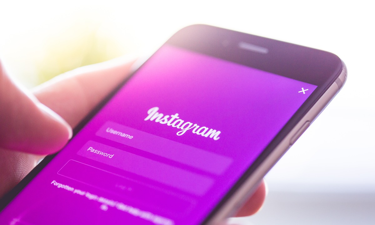 Instagram elimina miles de cuentas por error