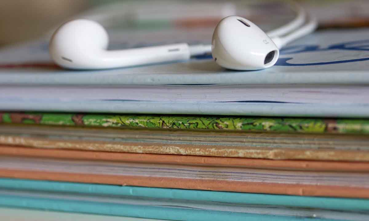 Apple prueba la IA en los audiolibros
