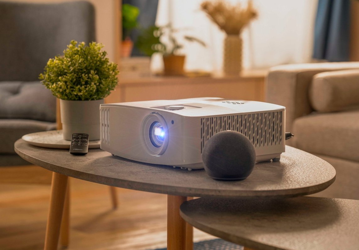 Cómo elegir el mejor proyector 4K para tu casa? - Blog JetComputer