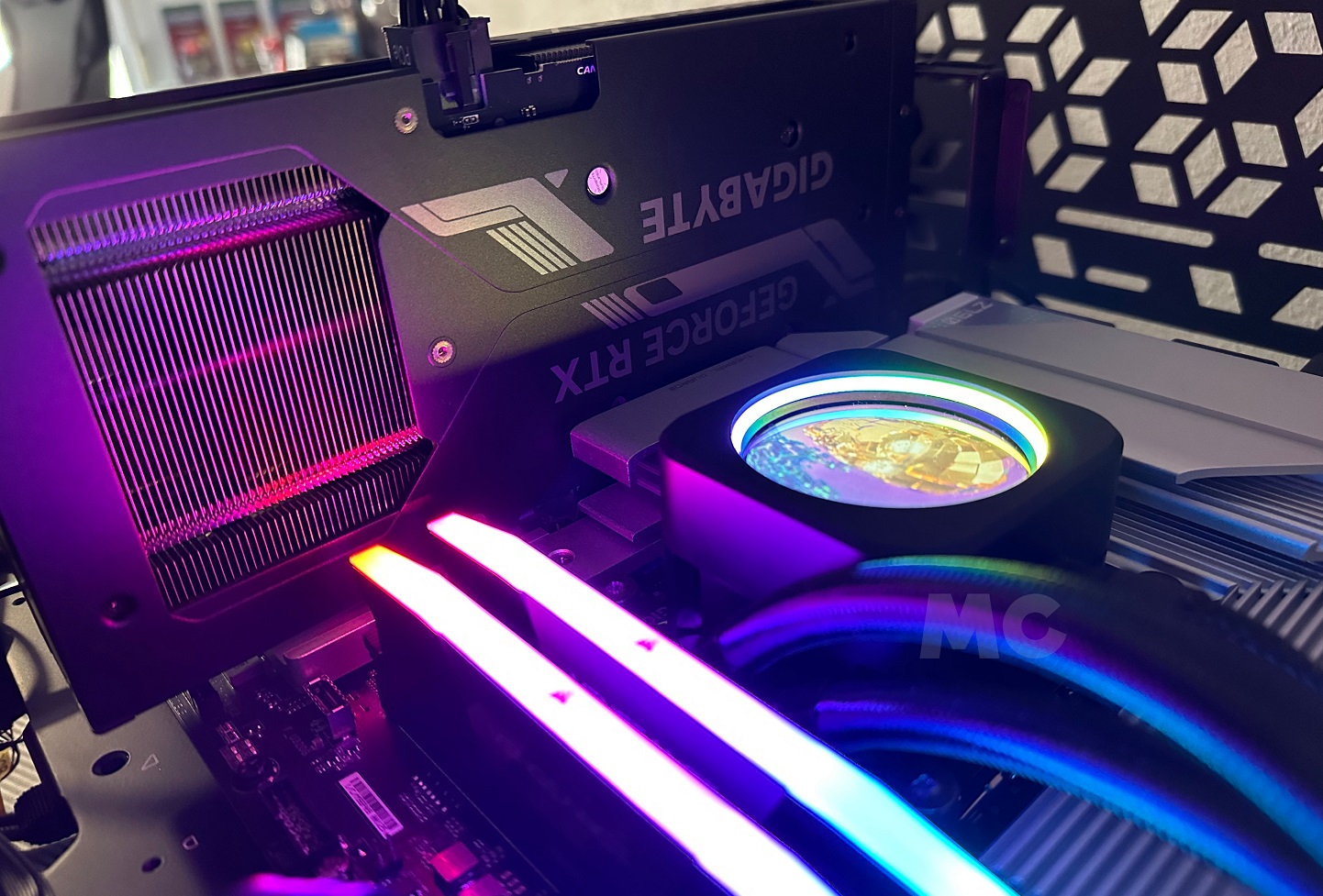 GIGABYTE GeForce RTX 4070 WindForce OC