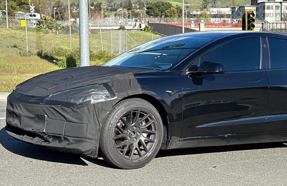 La nueva versión del Tesla Model 3 aparece filtrada y nos gusta