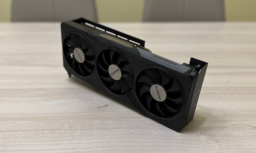 GIGABYTE Radeon RX 7700 XT Gaming OC