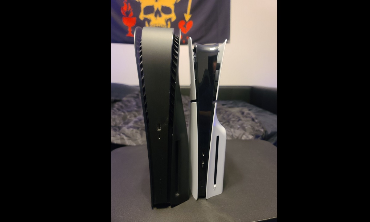 PS5 slim frente a PS5