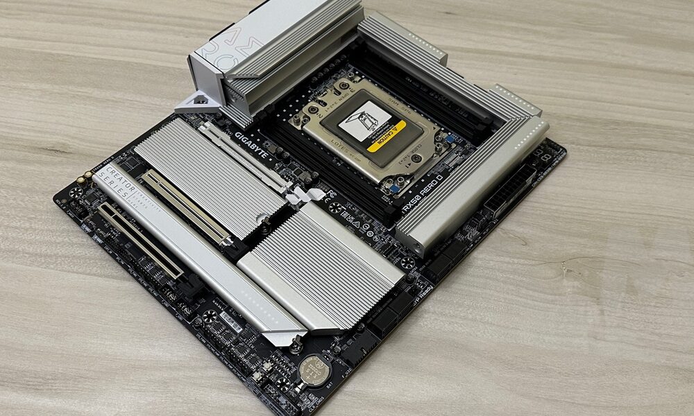 GIGABYTE TRX50 AERO D