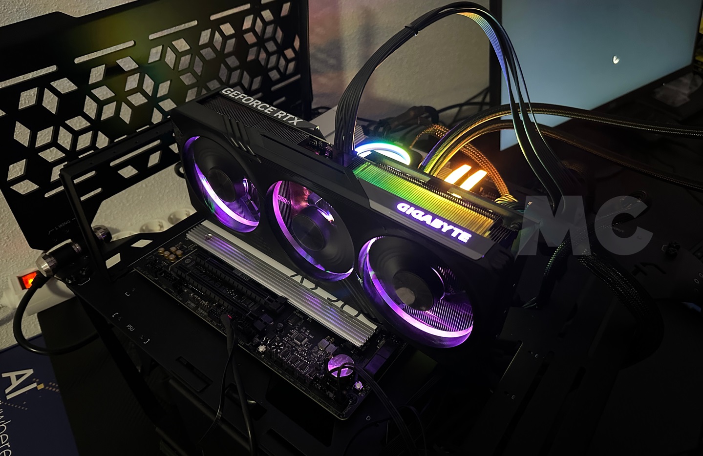 GIGABYTE GeForce RTX 4070 Ti SUPER GAMING OC