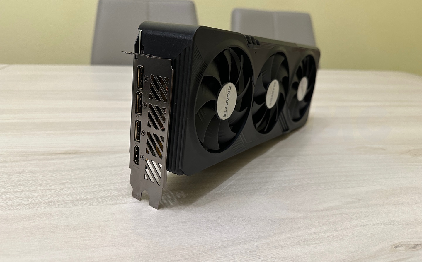 GIGABYTE GeForce RTX 4070 Ti SUPER GAMING OC
