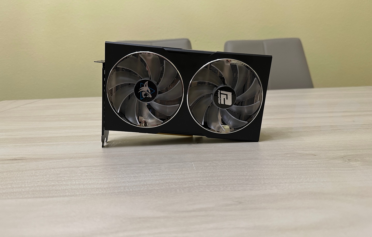 PowerColor AMD Radeon RX 7600 XT Hellhound