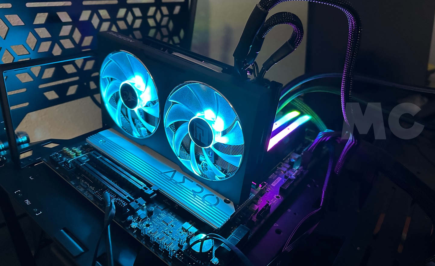 PowerColor AMD Radeon RX 7600 XT Hellhound