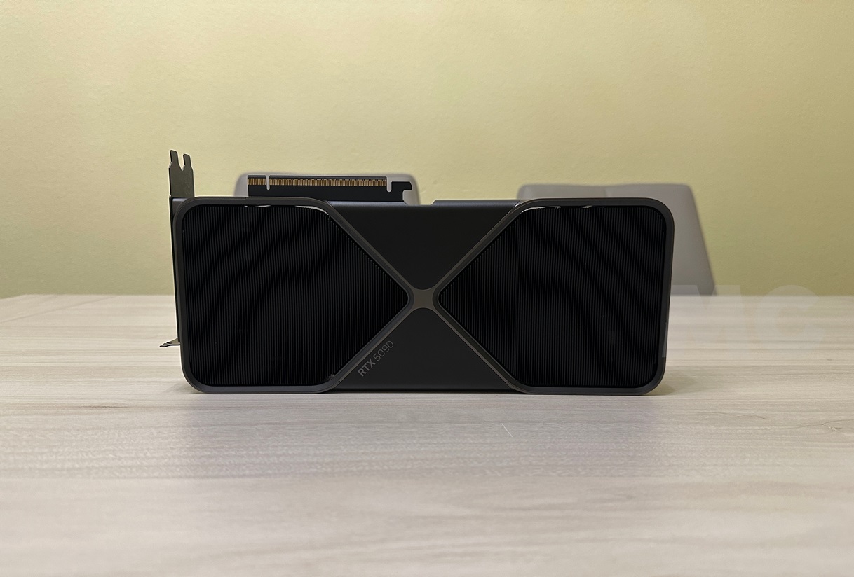 GeForce RTX 5090 Founders Edition (6)