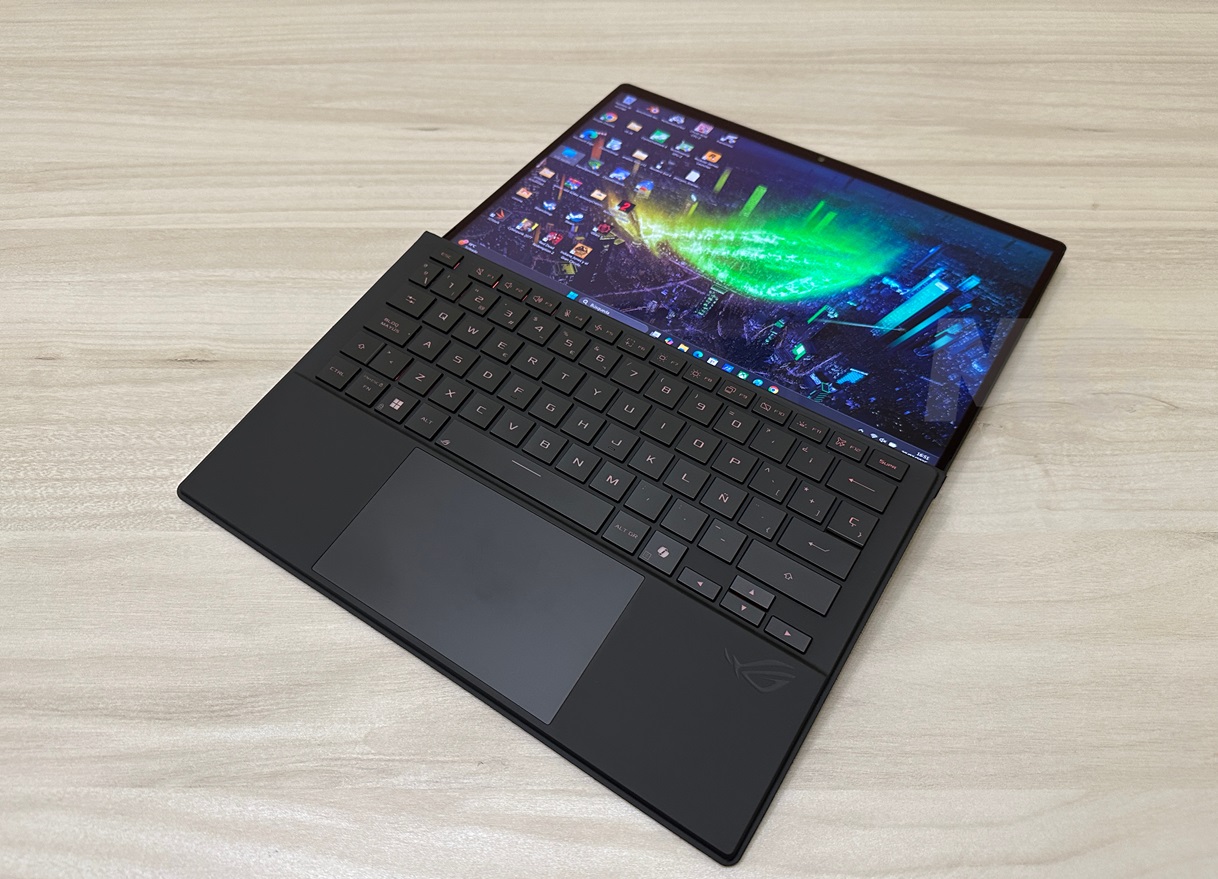 ASUS ROG FLOW Z13 2025