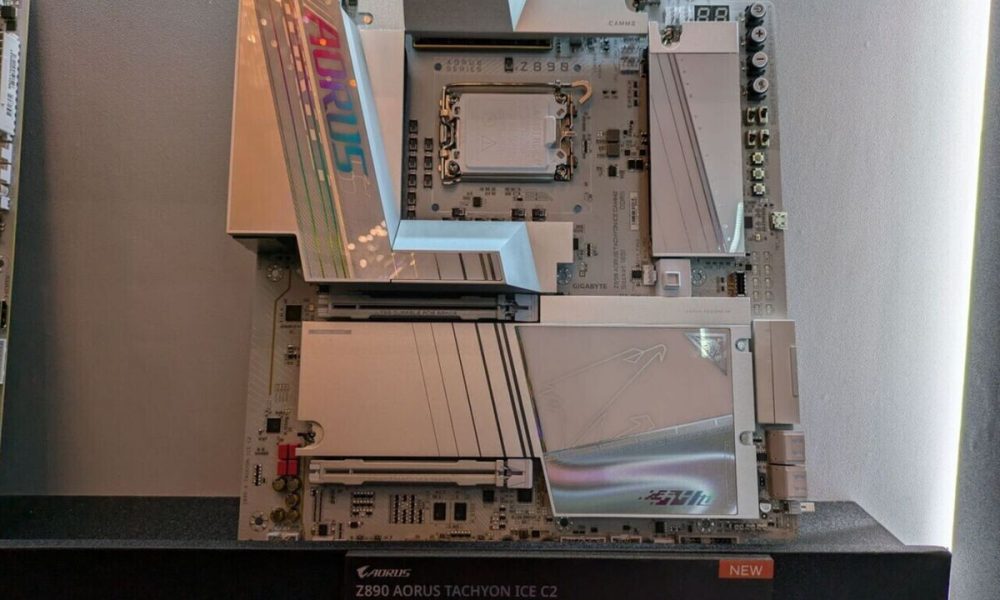 GIGABYTE apuesta por las memorias CAMM2 en algunas placas base