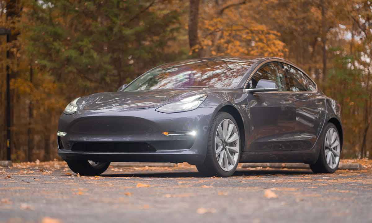 ¿Tienes un Tesla Model 3? Podrían haberte hackeado