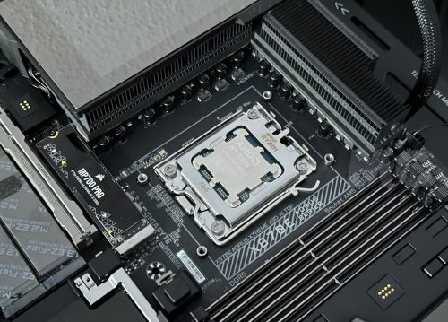 X870E AORUS XTREME X3D AI TOP